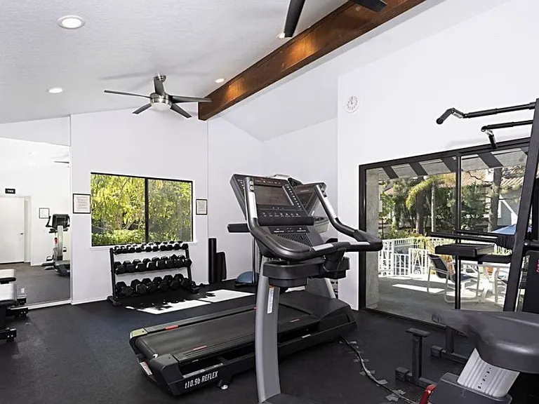 1492 Palisades Dr — Photo 20