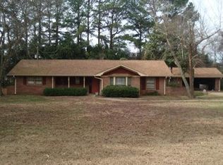 211 N Glenfield Rd, New Albany, MS 38652