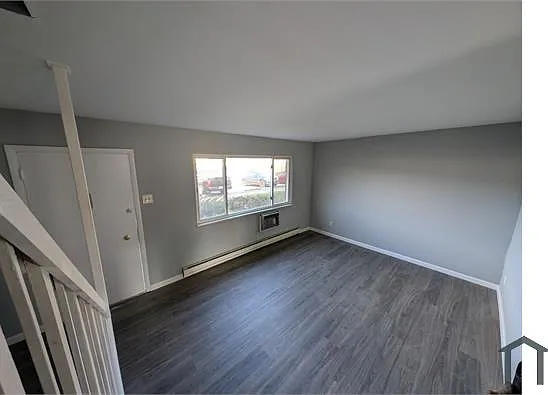 3 bed, 1254 sqft, $1,600 — Photo 2