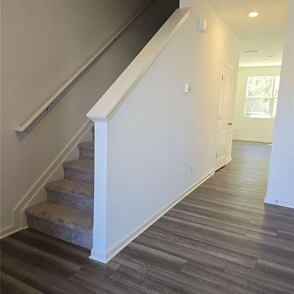 3560 Eagle Ct SW — Photo 3
