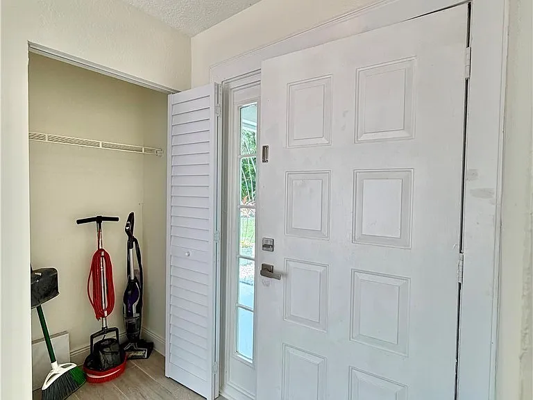 6220 Timberwood Cir #122 — Photo 10