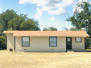 1113 E Main St, Crowley, TX 76036