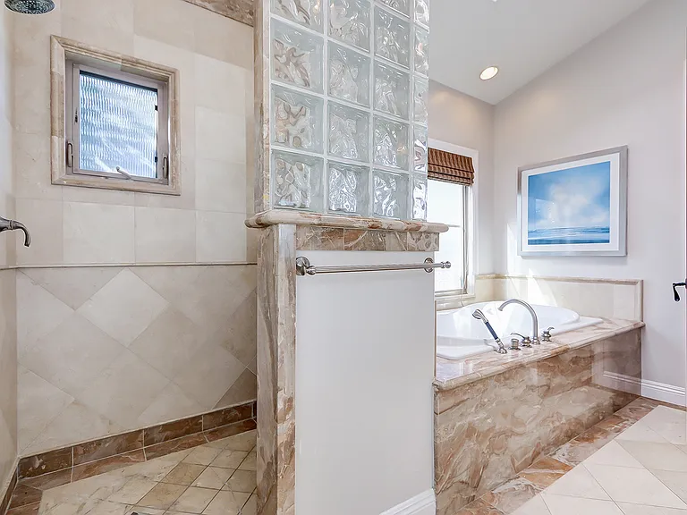 2611 Palm Ave — Photo 32