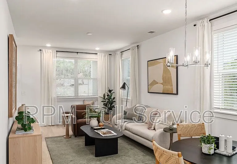 700 N Dupont Ave #228 — Photo 20