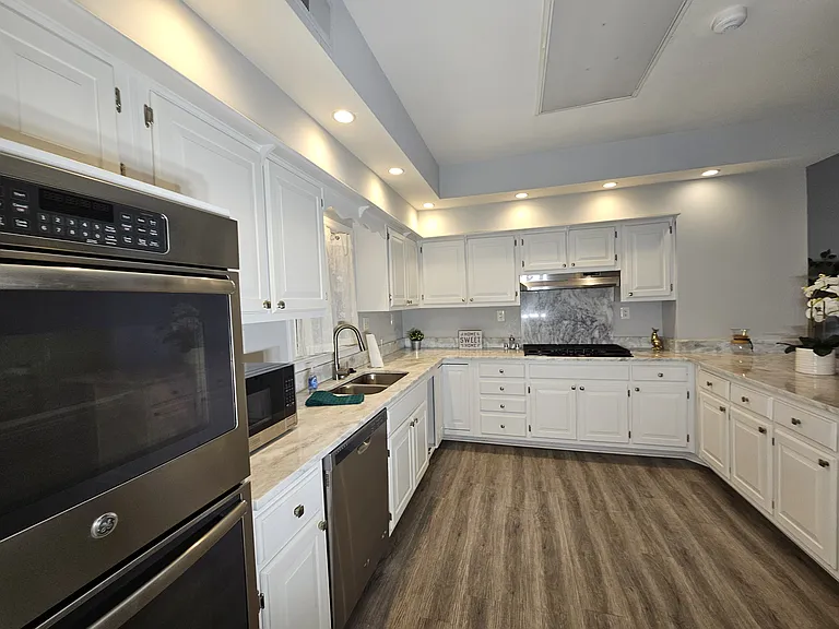 516 S Yates Rd — Photo 19