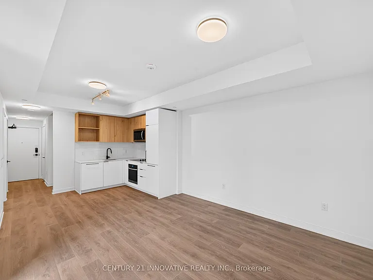 1185 Dupont St #602 — Photo 6