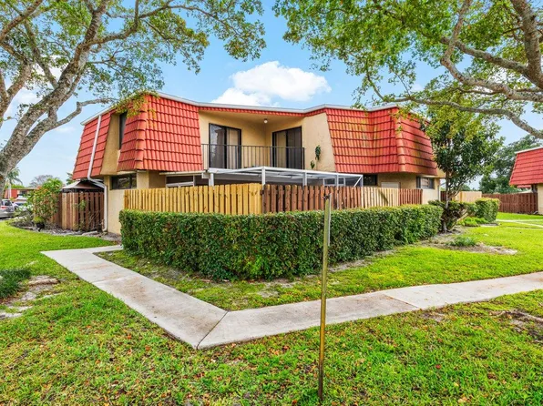 8352 Trent Court #B, Boca Raton, FL 33433