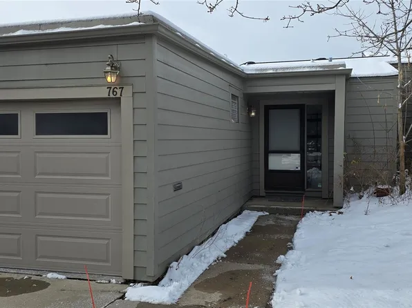 767 Skynob Dr, Ann Arbor, MI 48105