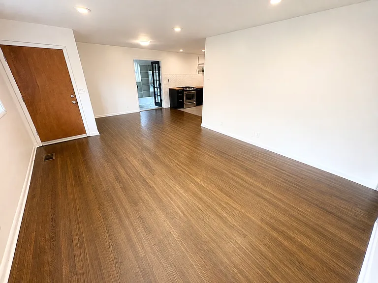 317 Verbena Dr — Photo 3