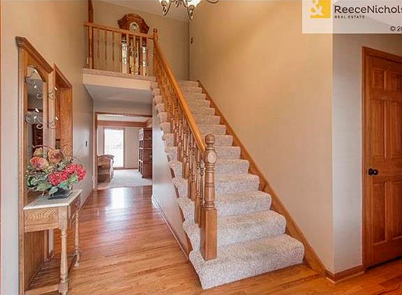 4th image of 2241 NE Waterfield Ln