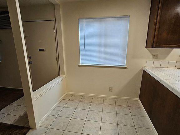 3rd image of 1221 B St APT 7