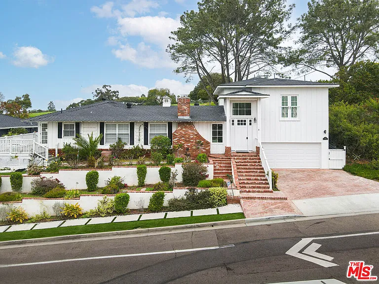 1110 W Muirlands Dr — Photo 35