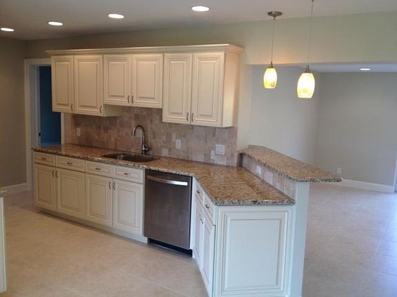 5th image of 9780 Dahlia Ave