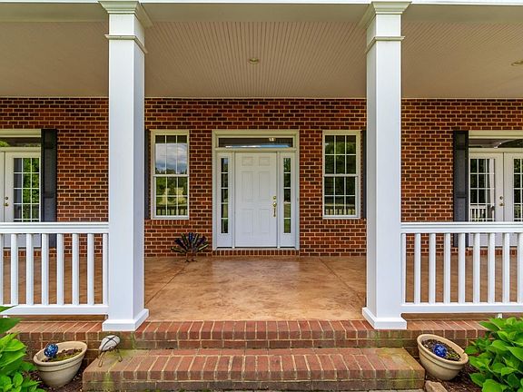 5th image of 1740 Hidden Oaks Ln