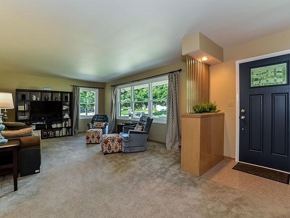 5th image of 2119 Okemos Dr SE