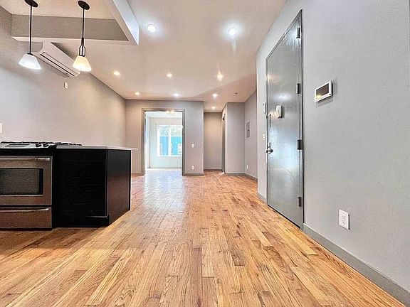3rd image of 1101 Halsey St #2A