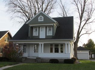 823 Center Ave, Oostburg, WI 53070
