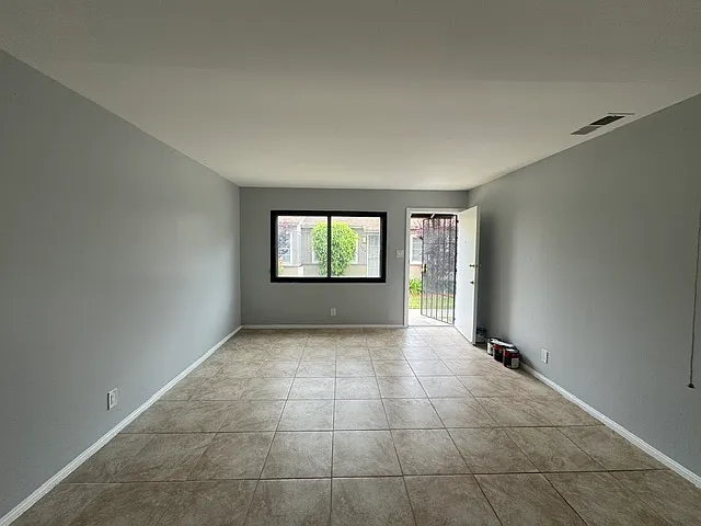 9018 Ramsgate Ave #9018 — Photo 3