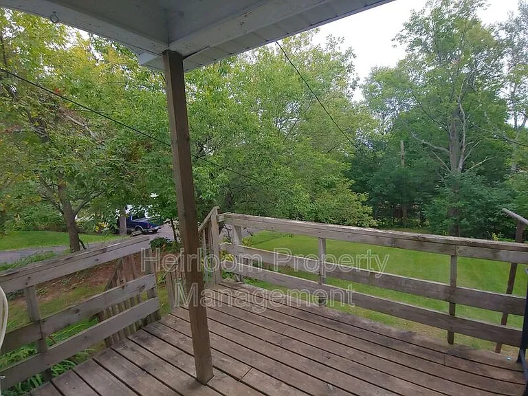 618 Spear Ave — Photo 9