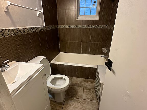 4th image of 11 N Harrison St APT 2B