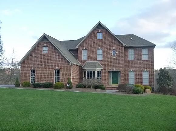 1st image of 3033 Wandering Dr