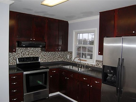 4th image of 510 Leitzel Ave