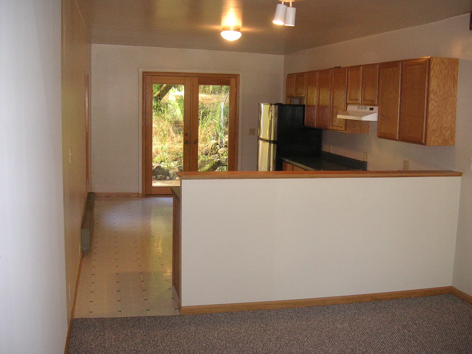 2 bed, 1.5 bath, 1300 sqft, $1,850 — Photo 2