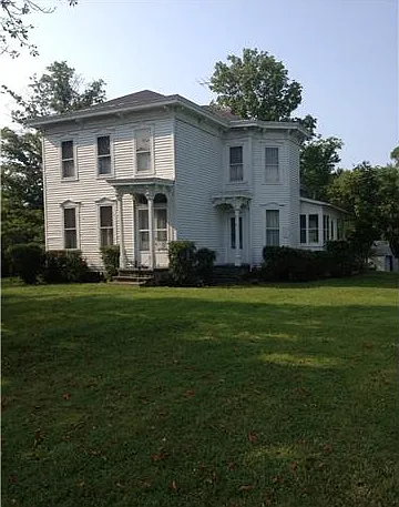 29121 Chardon Rd photo 1