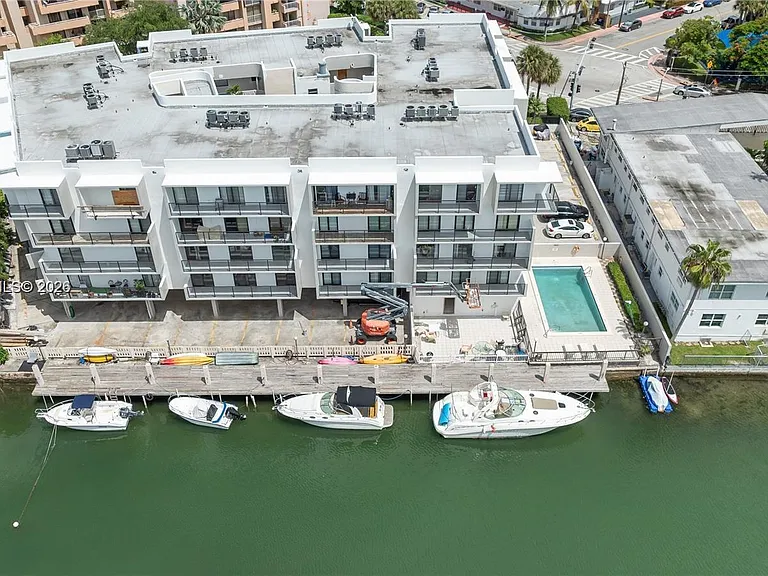 8100 Byron Ave #501 — Photo 41