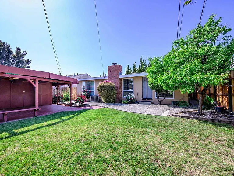 3410 Pepper Tree Ln — Photo 41