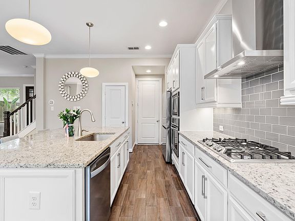 5th image of 8904 Aventino Way