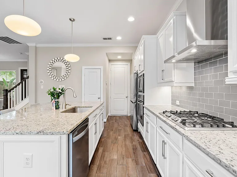 8904 Aventino Way — Photo 5