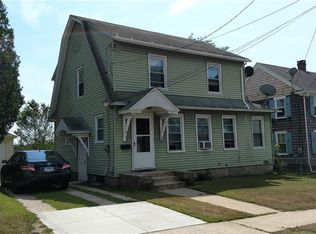 32 Henry St, New London, CT 06320
