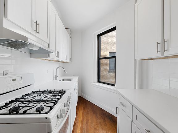 5th image of 99 E 4th St APT 6H