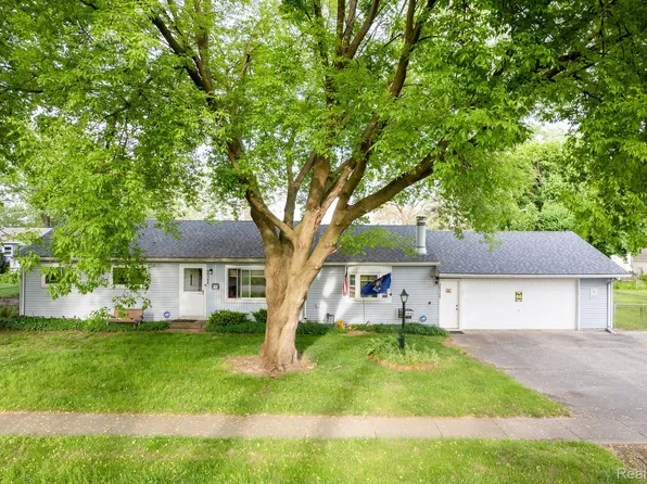 46148 Huling St, Shelby Township, MI 48317