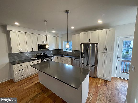 5th image of 7017 Pipers Glen Way
