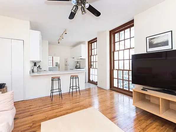 517 East 77th Street image 4 of 9