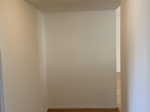 4th image of 18640 Collins St APT 211