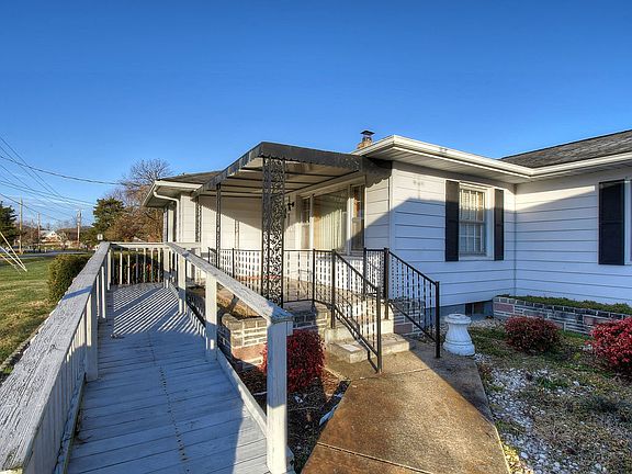 5th image of 138 Dawn Dr