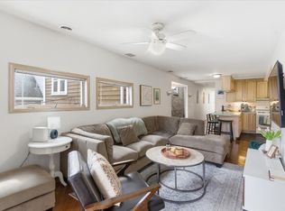 2016 W Charleston St #2F, Chicago, IL 60647