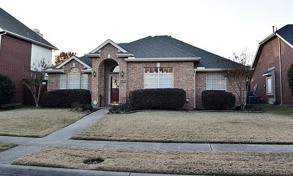 2nd image of 6205 Oxford Pl