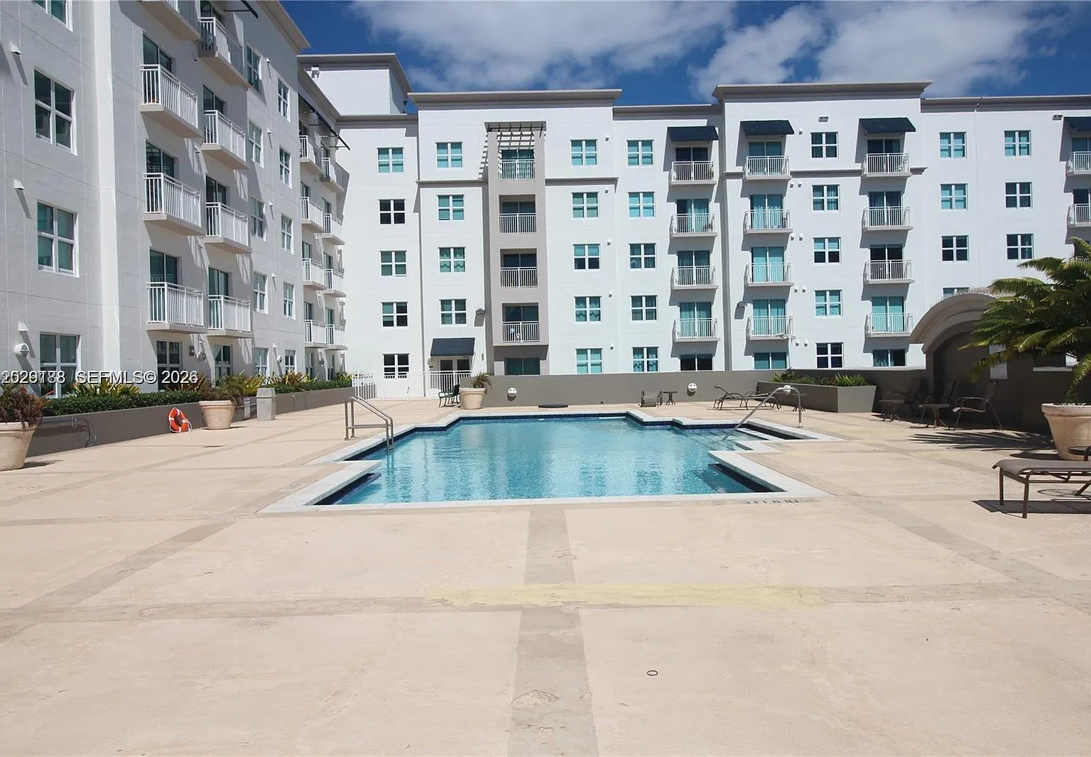 1 bed, 1.0 bath, $2,200 — Photo 1