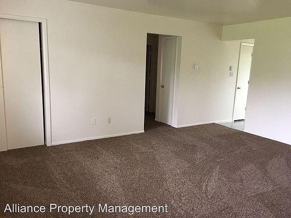 5th image of 1202 Lake Forest Dr APT C