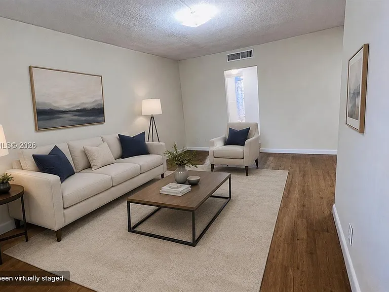 1100 NE 1st Ct #213 — Photo 6