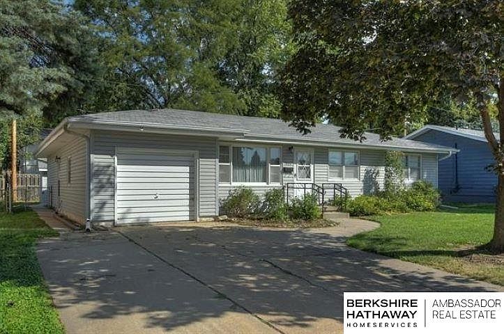 1st image of 7924 Nina St
