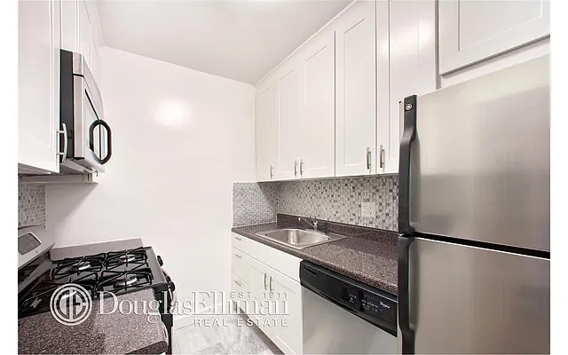 Rented by Douglas Elliman | media 36