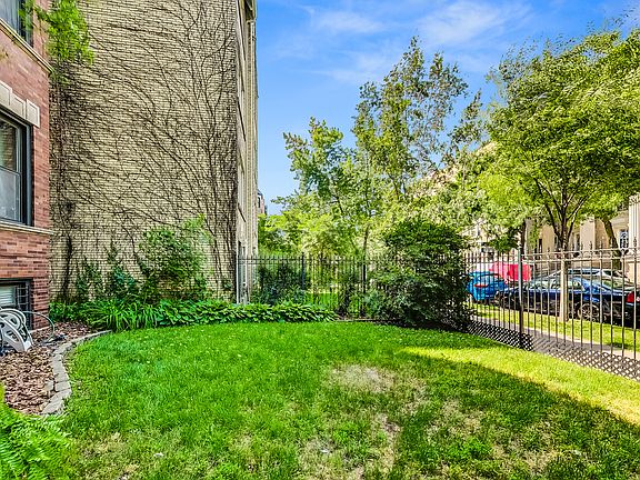 5th image of 5909 N Winthrop Ave APT 1N