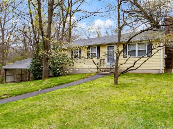 17 Spring Street, Plainville, CT 06062