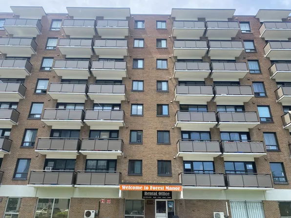 370 Forest St, Ottawa, ON K2B 8B3