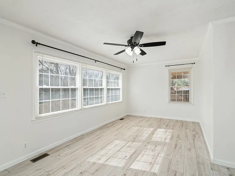 331 Sarvis Dr — Photo 15